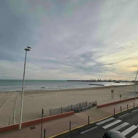 Апартаменты Beautiful With Terrace On The Seafront